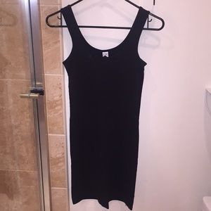 Black bodycon dress